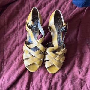 American Eagle heels size 8.5